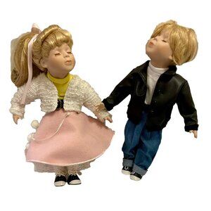 Geppeddo Porcelain Kissing Dolls Johnny & Suzy Kissing 50's Sock Hop -  No Box
